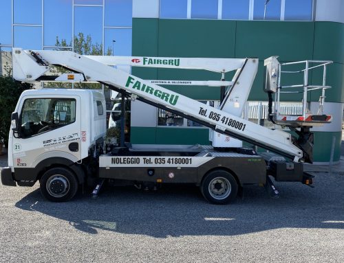 PIATTAFORMA AUTOCARRATA PATENTE “B” PALFINGER P220A