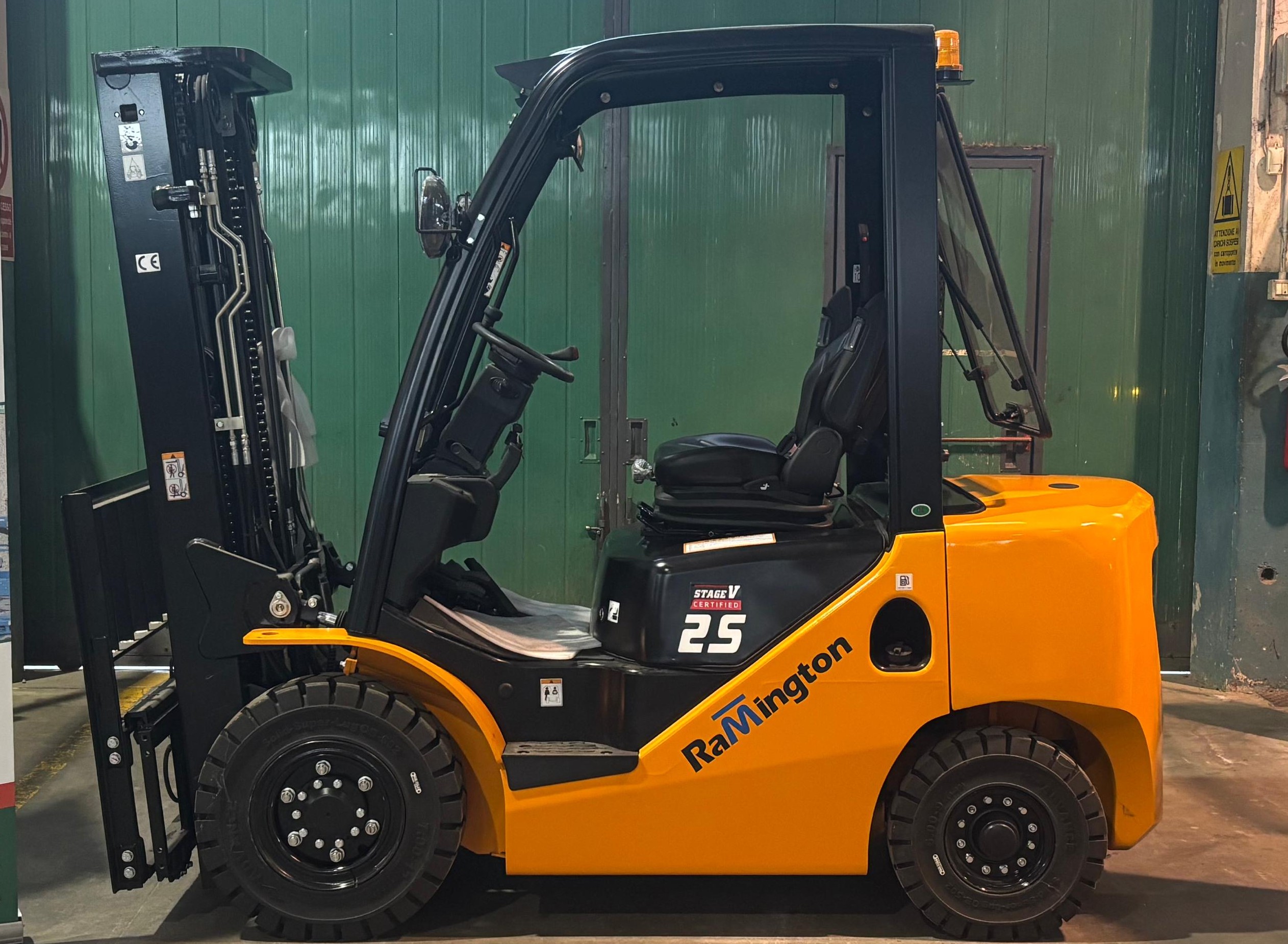 Carrello Elevatore Ramington CPCD25 pmax 2.500 Kg